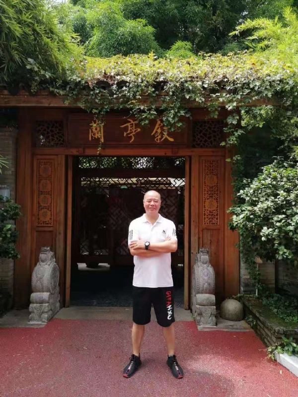 李国伟的第四张照片--石狮认干亲服务网