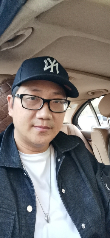 拥抱幸福的第一张照片--石狮认干亲服务网